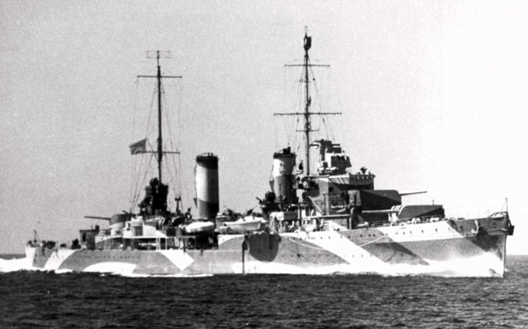 HMAS_Perth_1942_1.jpg