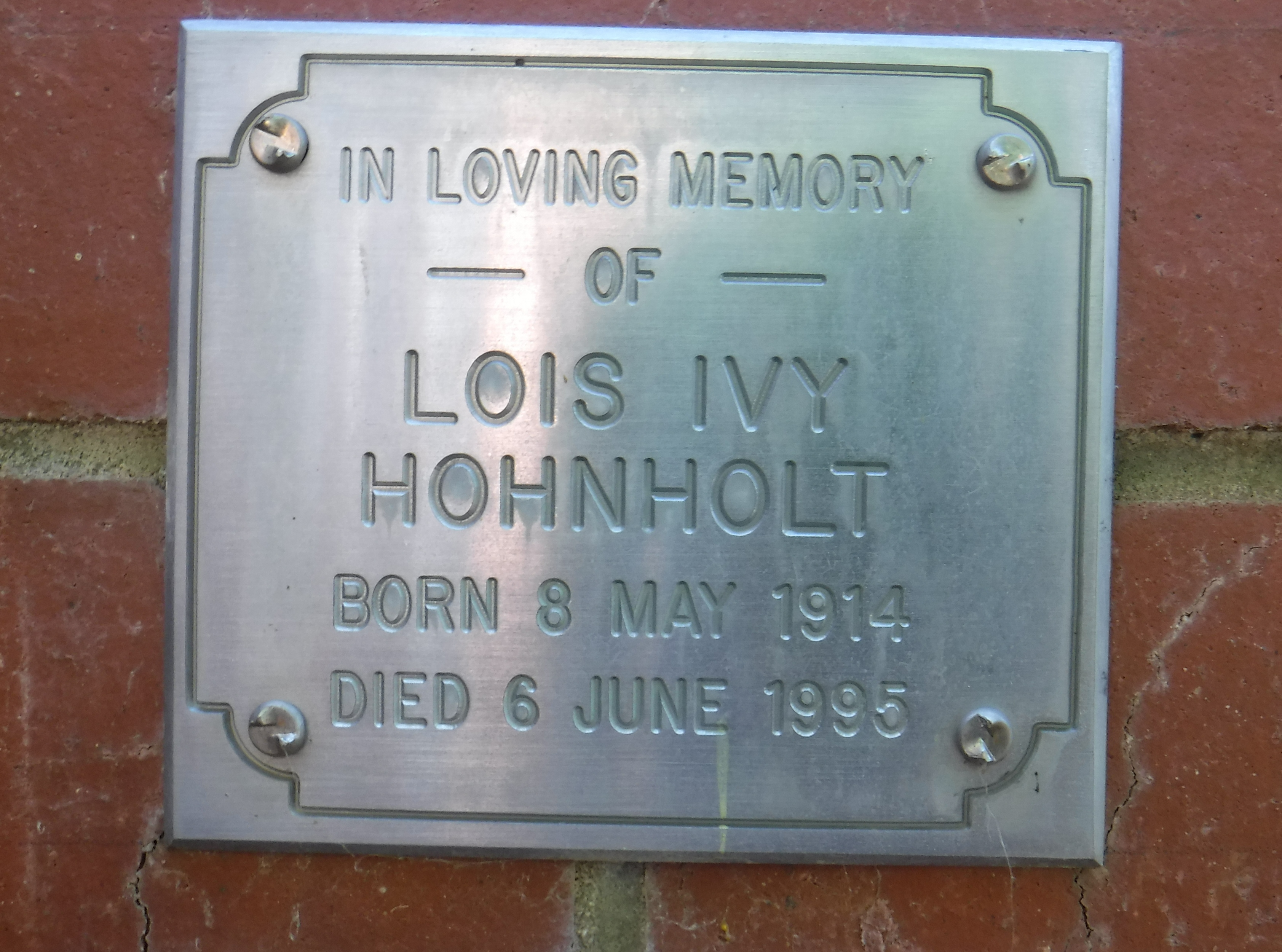 HOHNHOLT Lois.JPG