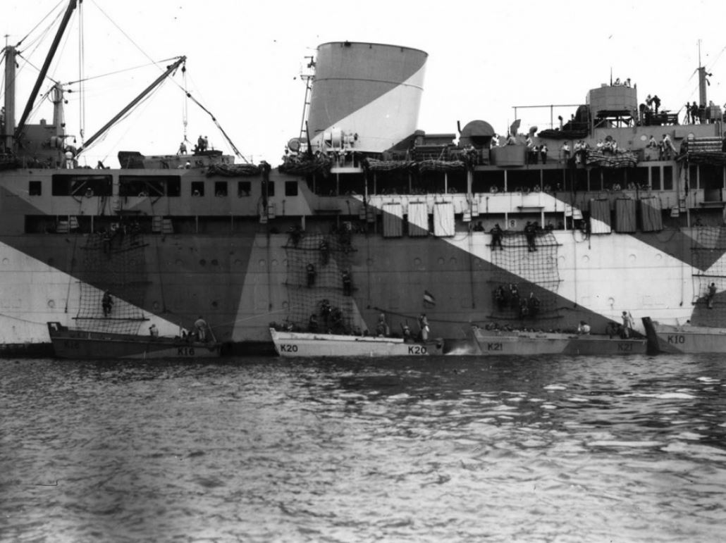 HMAS Kanimbla 2.jpg