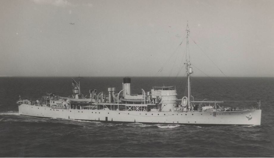 HMAS Moresby.jpg