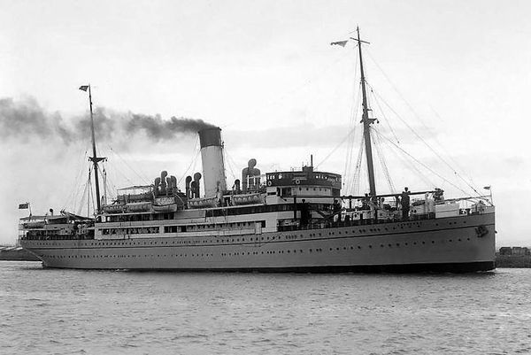 SS Canberra.jpg